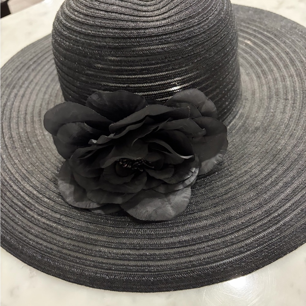 Elegant black Wide-Brim Hat with Floral Accent - Picture 2 of 5